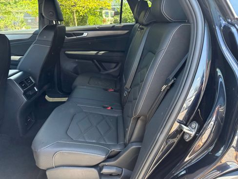Used 2026 Volkswagen Atlas Cross Sport SE FWD image 29