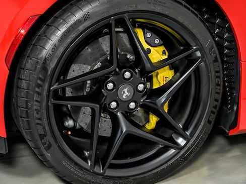 Used 2022 Ferrari F8 Tributo RWD image 16
