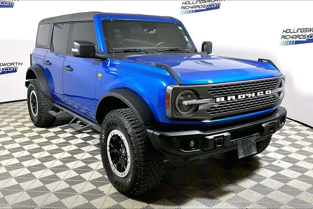 Certified 2023 Ford Bronco Badlands AWD/4WD image 3
