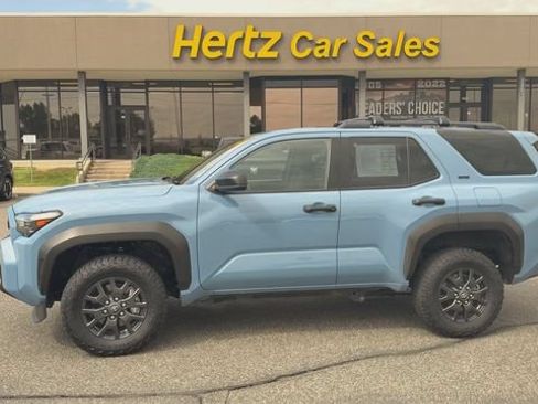Used 2025 Toyota 4Runner SR5 AWD/4WD image 5