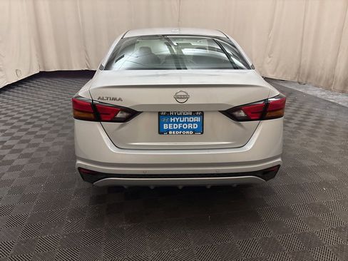 Used 2025 Nissan Altima 2.5 SV image 6