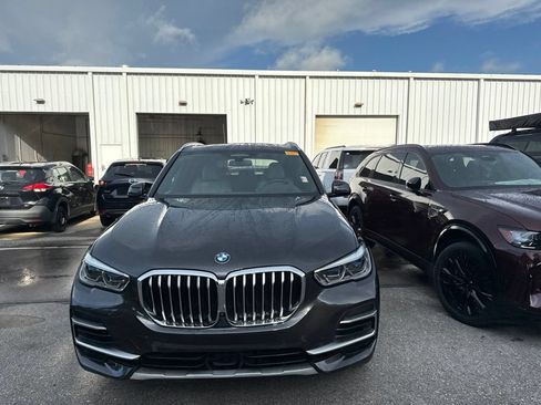 Used 2023 BMW X5 sDrive40i w/ Executive Package RWD image 2