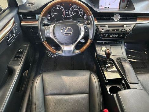Used 2015 Lexus ES 350 w/ Premium Package FWD image 15