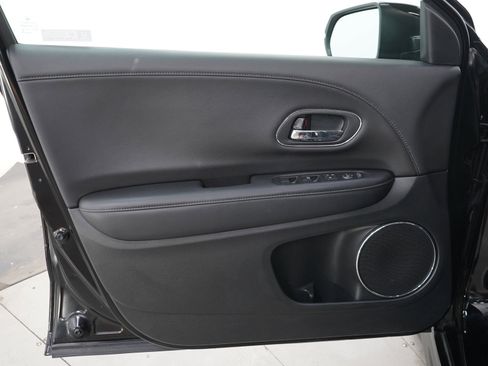 Used 2021 Honda HR-V Touring image 20