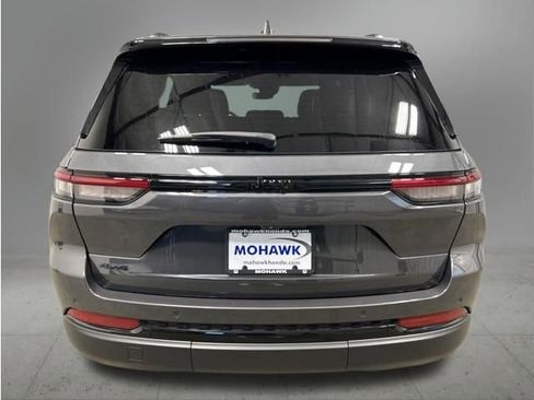 Used 2023 Jeep Grand Cherokee Altitude AWD/4WD image 4