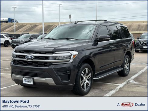 Used 2022 Ford Expedition XLT RWD image 1
