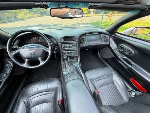 Used 1998 Chevrolet Corvette w/ Memory Pkg image 20
