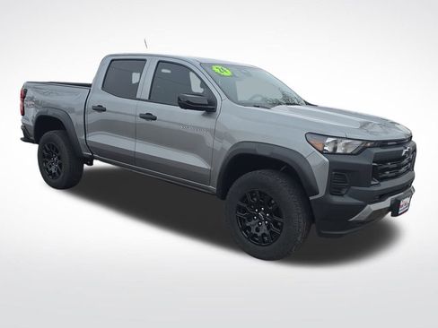 Used 2024 Chevrolet Colorado Trail Boss w/ Technology Package image 9