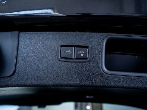 Used 2023 Porsche Macan image 58