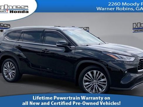 Used 2022 Toyota Highlander Platinum AWD/4WD image 1