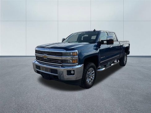 Used 2015 Chevrolet Silverado 2500 LTZ image 2