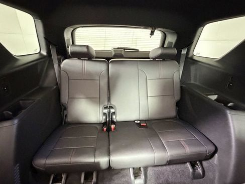 Used 2023 Chevrolet Traverse RS AWD/4WD image 7