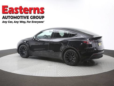 Used 2024 Tesla Model Y Long Range AWD/4WD image 57