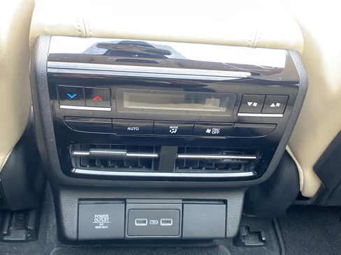 Used 2023 Acura MDX SH-AWD image 26