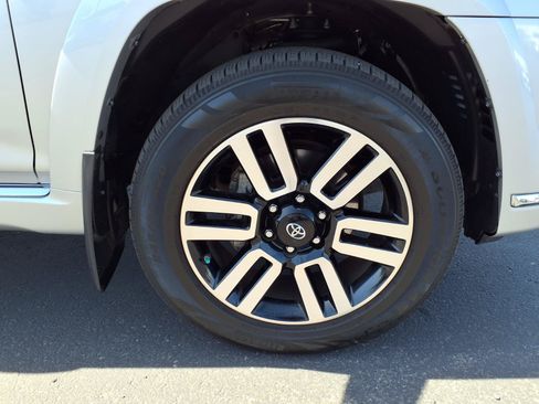 Used 2019 Toyota 4Runner Limited AWD/4WD image 9