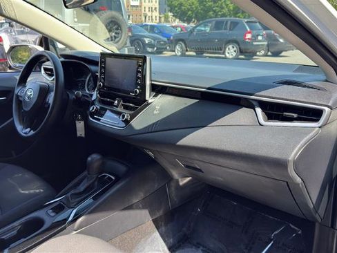 Used 2021 Toyota Corolla LE FWD image 15