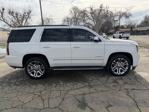 Used 2017 GMC Yukon SLT w/ Premium Edition image 6