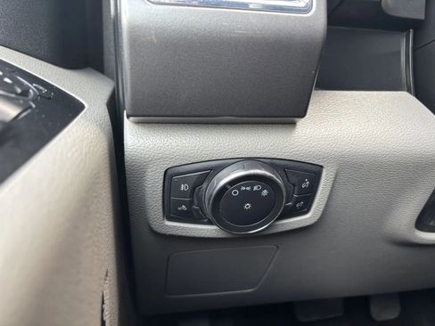 Used 2016 Ford F150 XLT AWD/4WD image 28