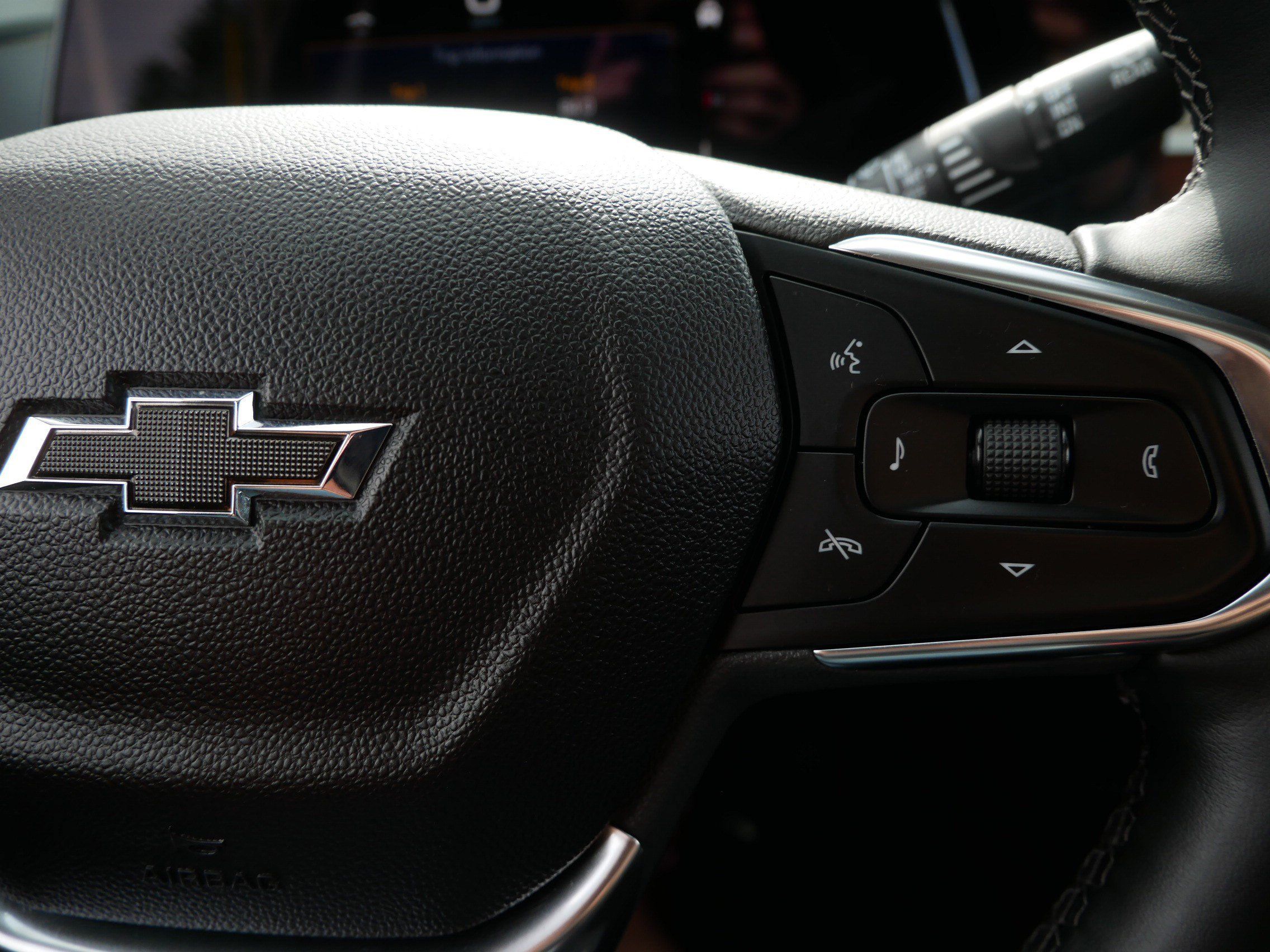 Used 2025 Chevrolet Trax ACTIV w/ Sunroof Package FWD image 32