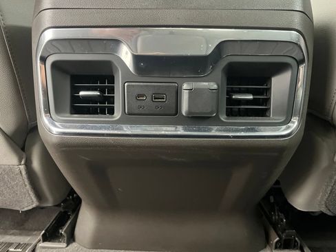 Used 2022 GMC Sierra 1500 SLT w/ SLT Premium Plus Package AWD/4WD image 18