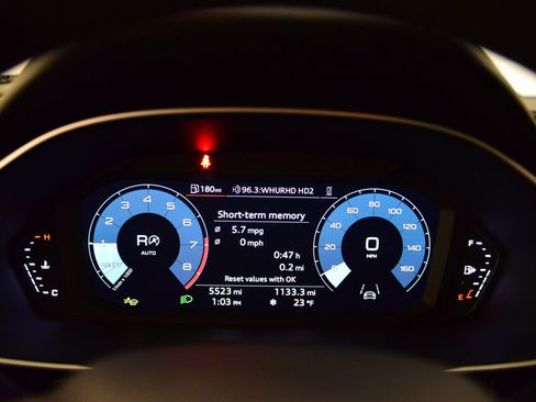 Certified 2025 Audi Q3 2.0T Premium w/ Convenience Package image 16