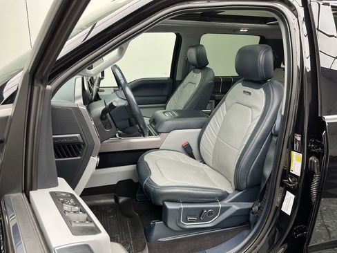 Used 2022 Ford F350 Limited image 12