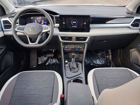 New 2026 Volkswagen Taos SE FWD image 6