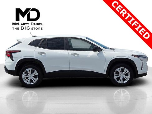 Used 2025 Chevrolet Trax LS image 6