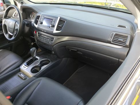 Used 2017 Honda Ridgeline RTL image 13