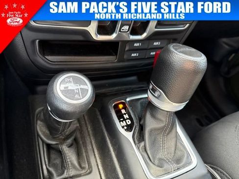 Used 2023 Jeep Gladiator Sport AWD/4WD image 10