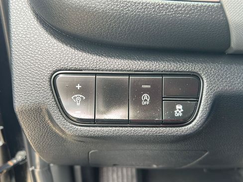 Used 2024 Kia Seltos LX AWD/4WD image 12