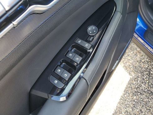 Used 2023 Kia Sportage SX image 9