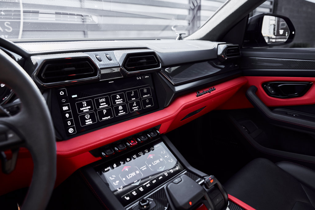 Used 2025 Lamborghini Urus SE AWD/4WD image 63