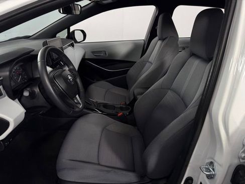 Used 2025 Toyota Corolla SE image 14