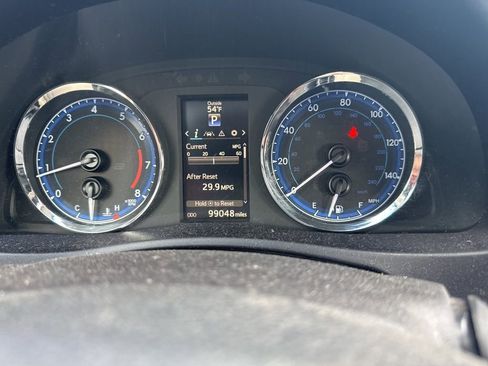 Used 2018 Toyota Corolla SE image 9