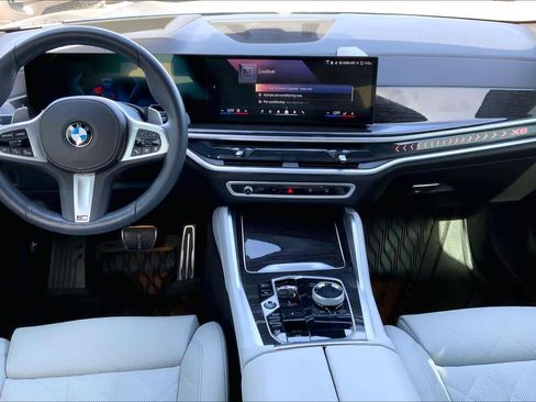 Used 2025 BMW X6 xDrive40i w/ Executive Package image 15