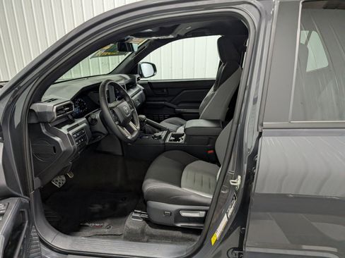 Used 2025 Toyota 4Runner TRD Sport image 14