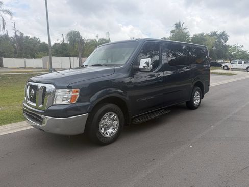 Used 2017 Nissan NV 3500 SV w/ SV Technology Package RWD image 1