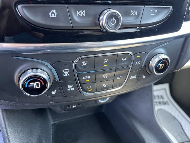 Used 2021 Chevrolet Traverse LT FWD image 18