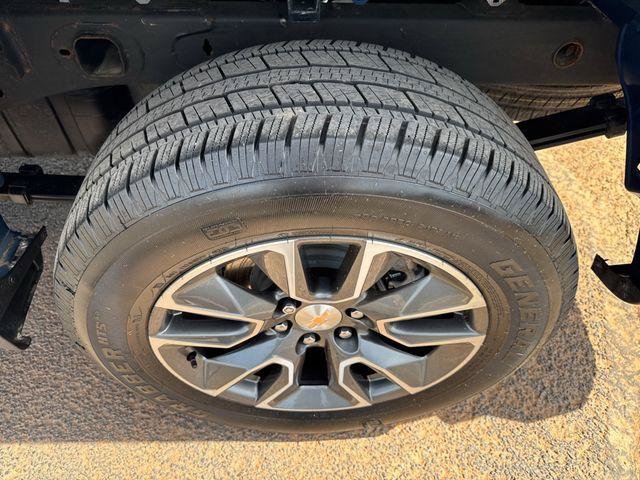 Used 2024 Chevrolet Silverado 1500 LT AWD/4WD image 39
