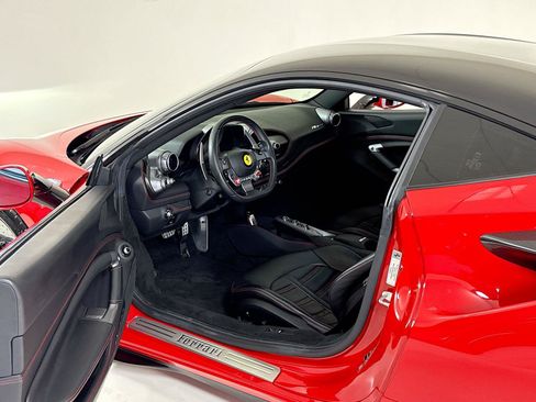 Used 2021 Ferrari F8 Tributo RWD image 12