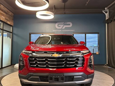 Used 2025 Chevrolet Equinox LT FWD image 8