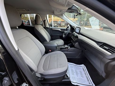 Used 2022 Ford Escape SE image 11