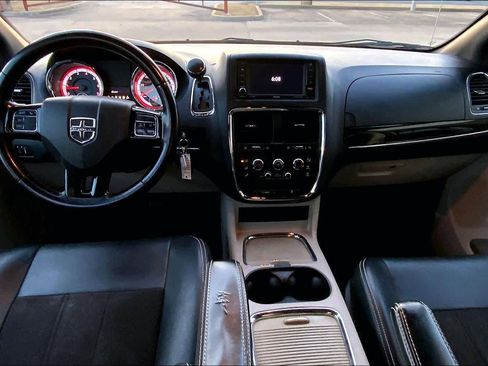 Used 2020 Dodge Grand Caravan SXT image 16