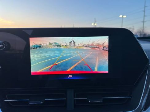 New 2026 Chevrolet Trax LT w/ Sunroof Package image 19