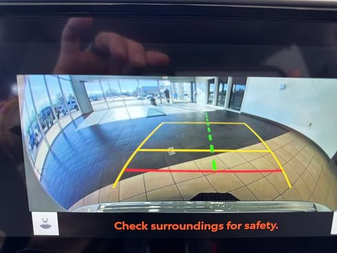 Used 2023 Toyota Highlander Limited image 34