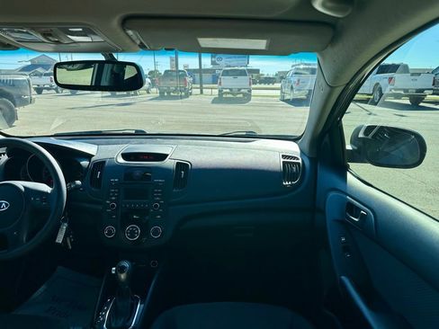 Used 2012 Kia Forte EX image 16