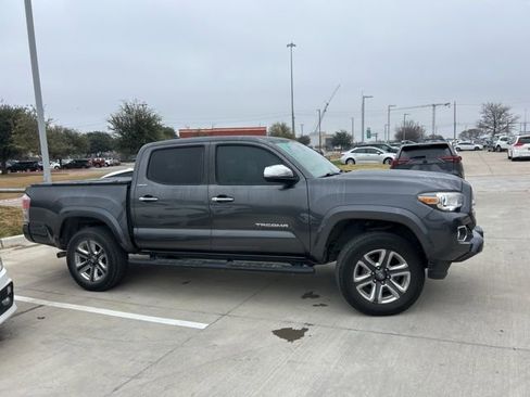 Used 2019 Toyota Tacoma Limited image 2