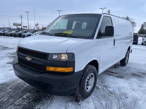 Used 2021 Chevrolet Express 2500 w/ Driver Convenience Package image 4