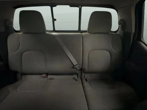 Used 2019 Nissan Frontier SV AWD/4WD image 18